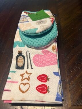 Kate Spade NY Colorful Baking Kitchen Towels and Oven Mitts Set